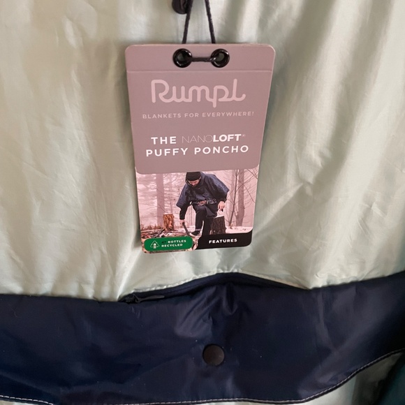 Rumpl The NanoLoft Puffy Poncho - Picture 2 of 3